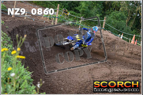 Experts-058
