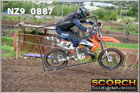 Experts-084