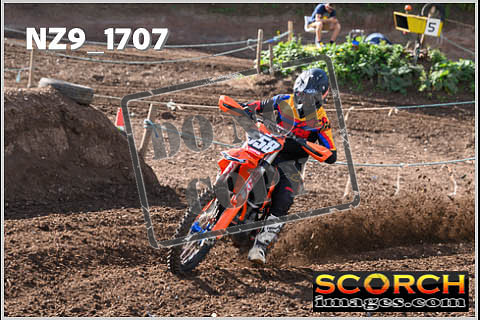Experts-074