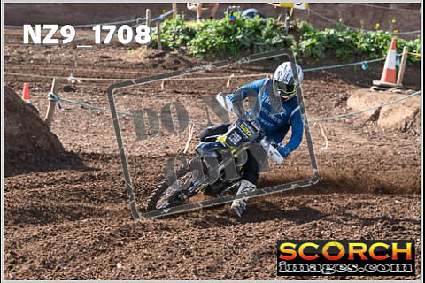 Experts-075