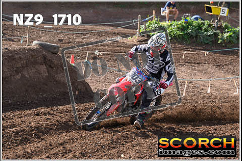 Experts-077