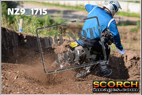 Experts-082