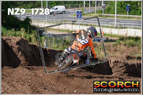 Experts-094