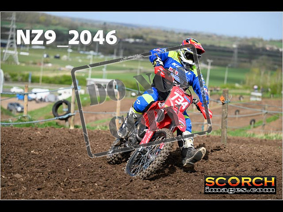 Experts-083
