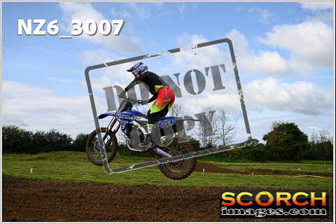 Experts-037