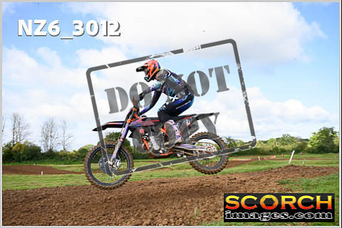 Experts-042