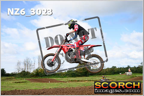 Experts-053