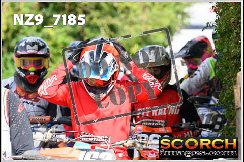 Experts-088