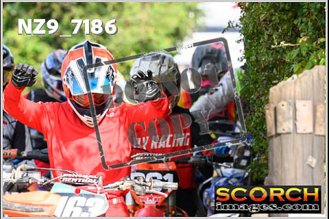 Experts-089