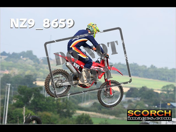 Experts-067