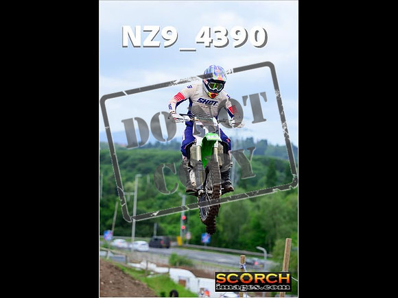 Experts-060