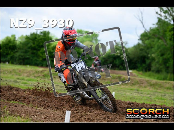 Experts-040