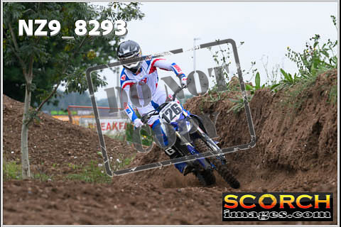 Experts-037
