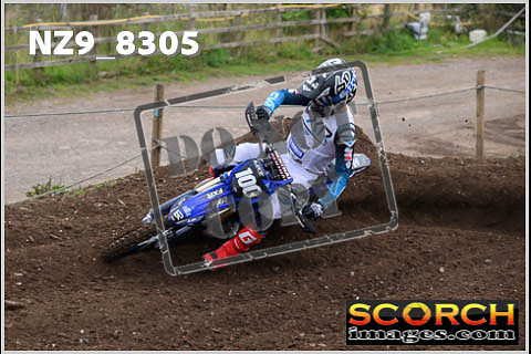 Experts-049