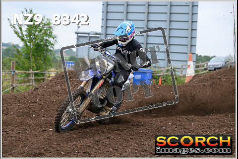 Experts-084