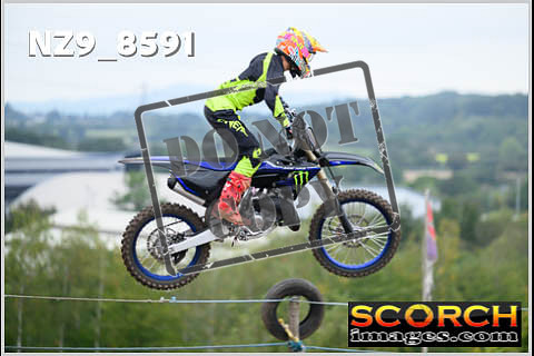 Experts-097
