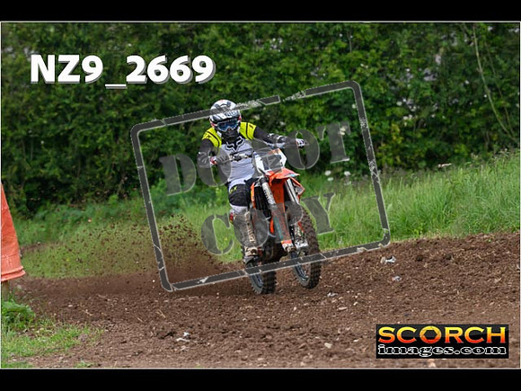 Experts-115