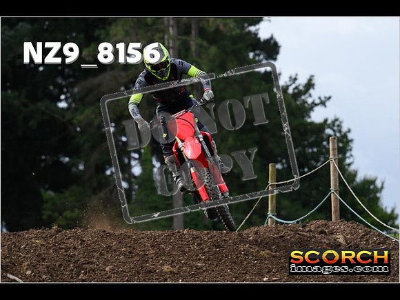 Experts-095