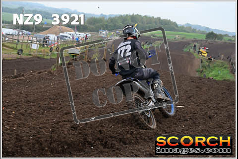Experts-048