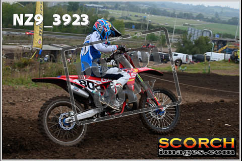 Experts-050
