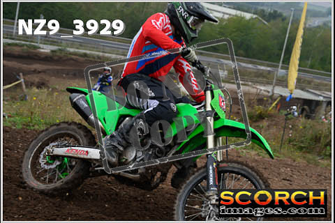 Experts-056