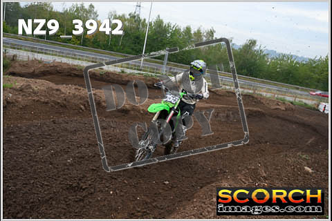 Experts-068