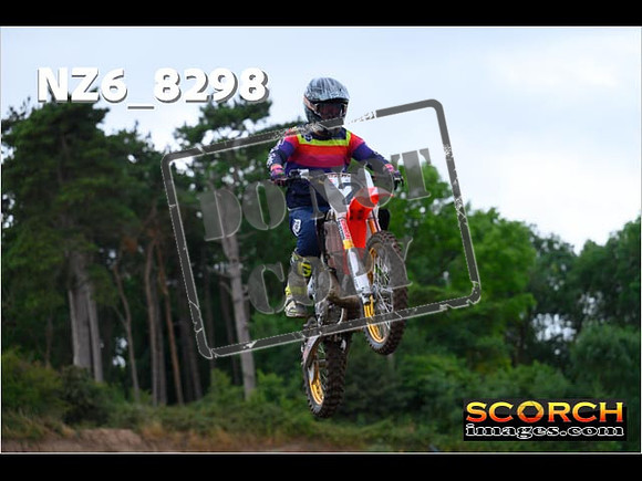 Experts-056