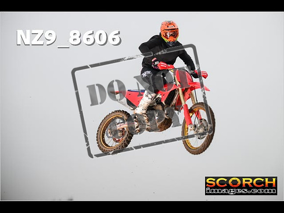 Experts-051