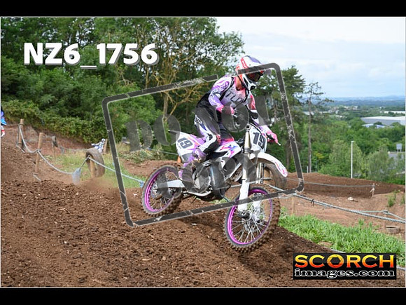 Experts-072