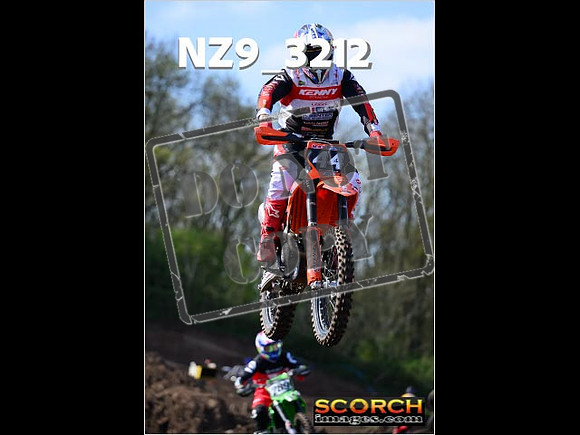 Experts-072
