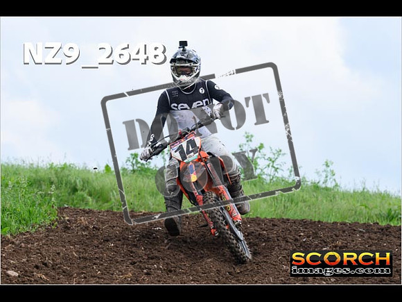 Experts-094