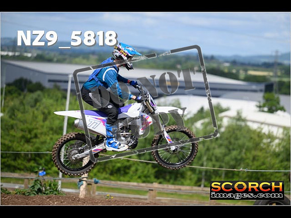 Experts-073