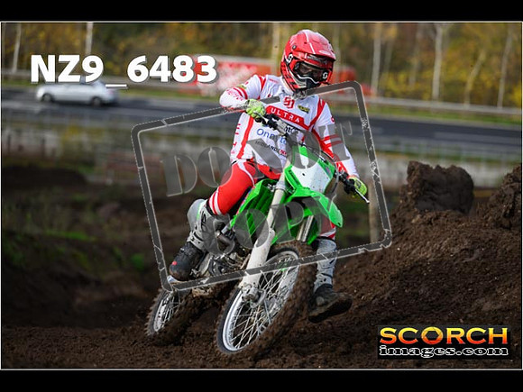 Experts-096