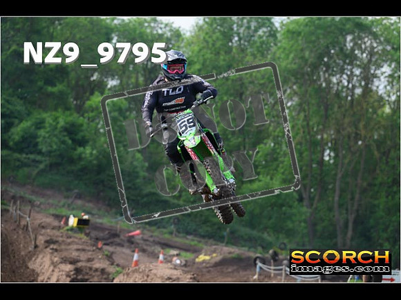 Experts-071
