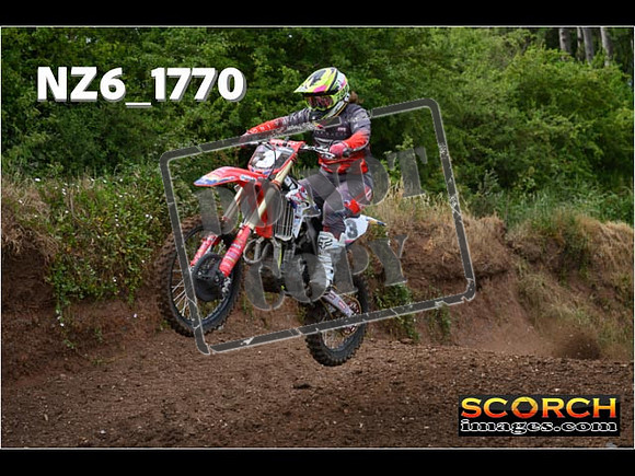 Experts-086