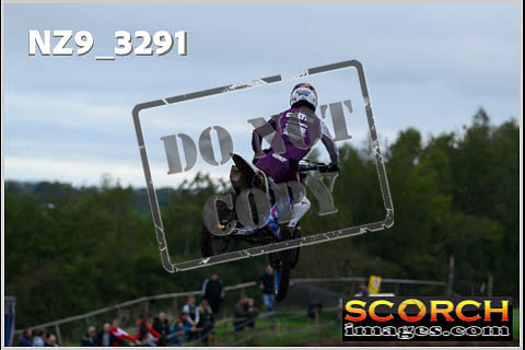 Experts-072