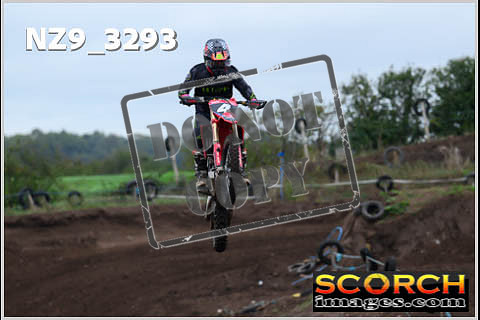 Experts-074