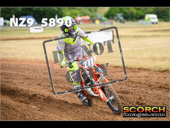85's-017