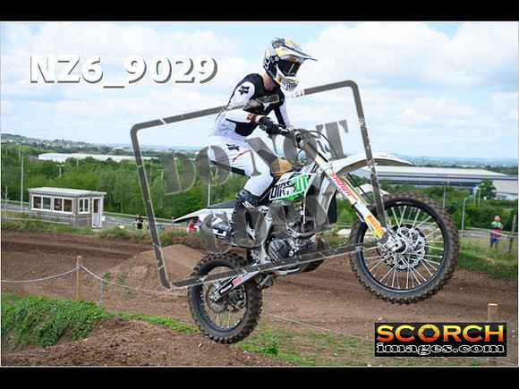 Experts-095