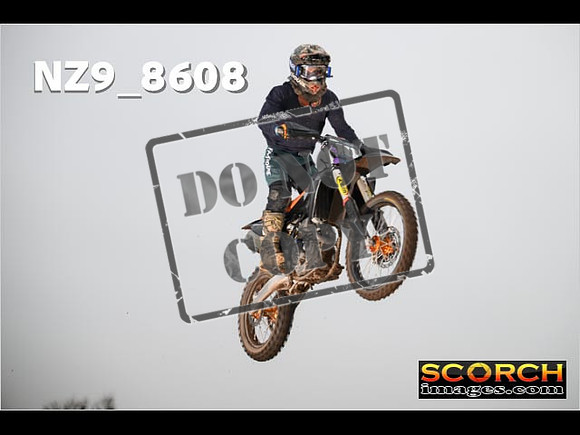Experts-053