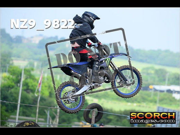 Experts-093