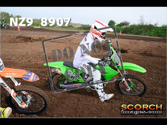 Inters-079