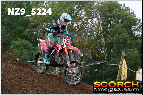Inters-082