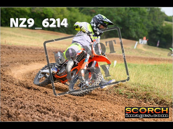 85's-089