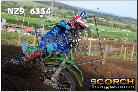 Experts-047