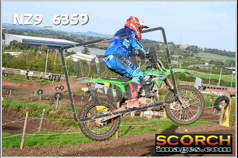 Experts-052