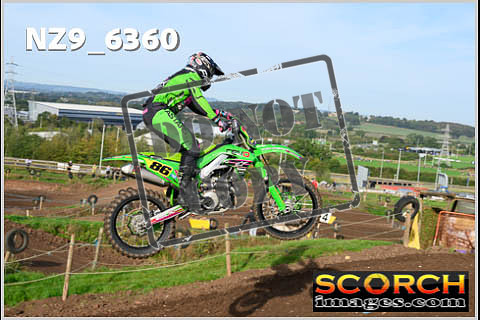 Experts-053