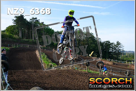 Experts-060