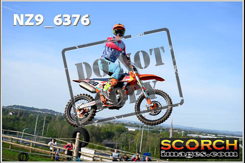 Experts-066