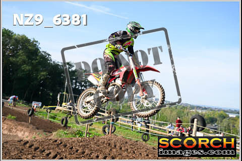 Experts-068